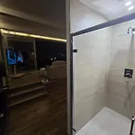 Penthouse Centrum S Dokonalym Vyhladom A Velkou Terasou Apartmán