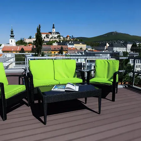 Penthouse Centrum S Dokonalym Vyhladom A Velkou Terasou Nyitra