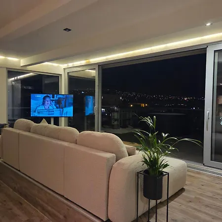 Penthouse Centrum S Dokonalym Vyhladom A Velkou Terasou Apartment Nitra