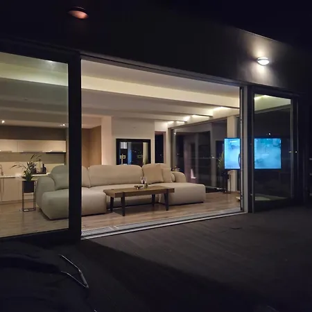 Penthouse Centrum S Dokonalym Vyhladom A Velkou Terasou Nitra