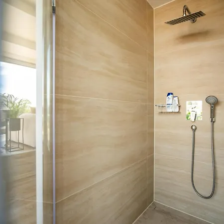Penthouse Centrum S Dokonalym Vyhladom A Velkou Terasou Appartamento *