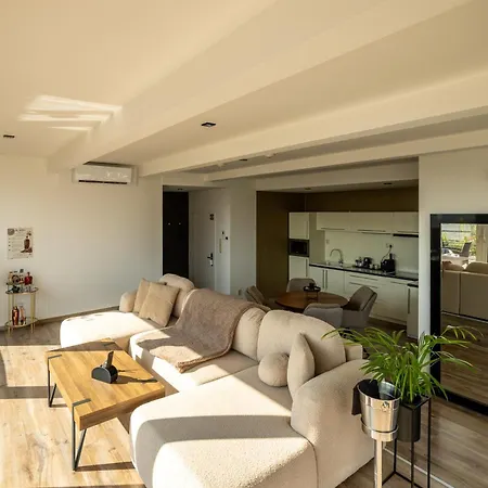 Appartamento Penthouse Centrum S Dokonalym Vyhladom A Velkou Terasou
