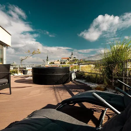 Appartamento Penthouse Centrum S Dokonalym Vyhladom A Velkou Terasou
