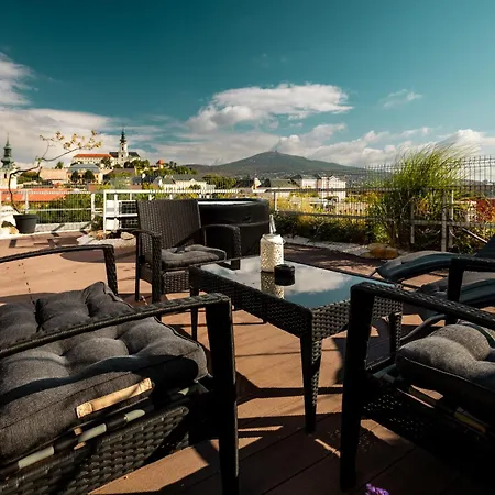 Appartamento Penthouse Centrum S Dokonalym Vyhladom A Velkou Terasou Nitra
