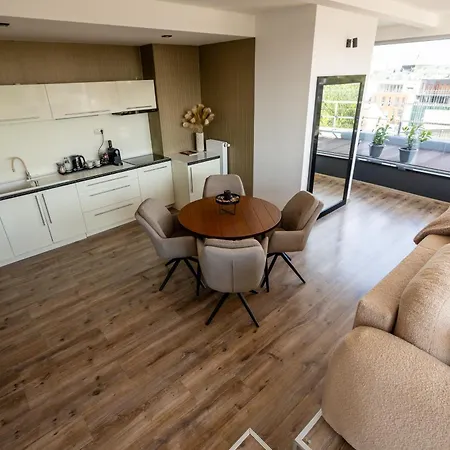 Penthouse Centrum S Dokonalym Vyhladom A Velkou Terasou Appartamento *