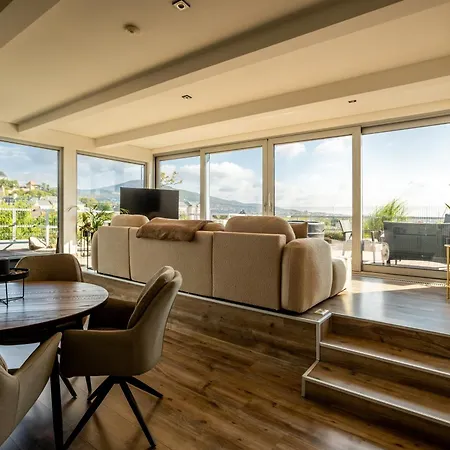 Penthouse Centrum S Dokonalym Vyhladom A Velkou Terasou Appartamento