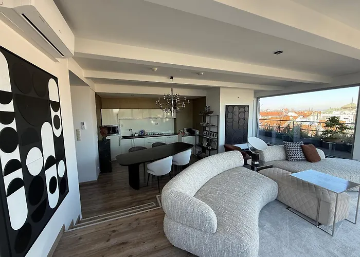 Penthouse Centrum S Dokonalym Vyhladom A Velkou Terasou ニトラ