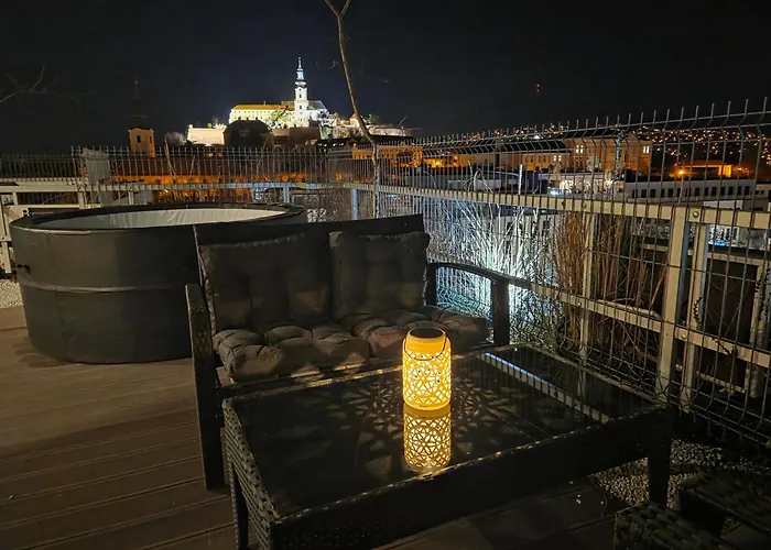 Penthouse Centrum S Dokonalym Vyhladom A Velkou Terasou * Nitra